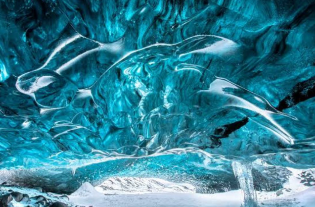 pesona-gletser-biru-iceland-tawarkan-keindahan-yang-unik