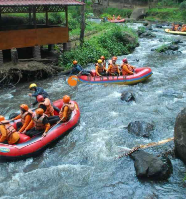 Petualangan Arung Jeram Seru di Sungai Palayangan