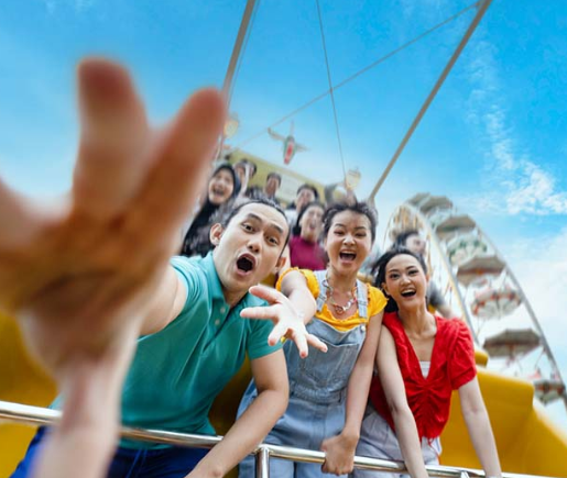 keseruan-wahana-kora-kora-yang-bikin-jantung-berdebar