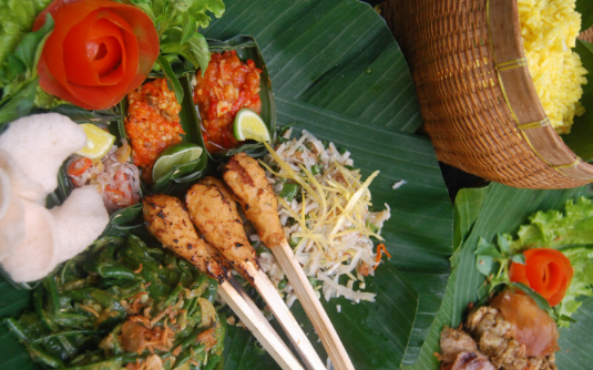 Wisata Kuliner Sate Lilit Khas Warung Mak Beng Sanur