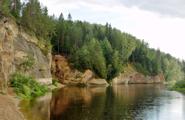 Keindahan Alam Taman Nasional Gauja yang Menenangkan
