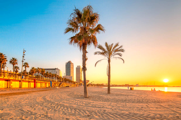 Liburan Santai di Barceloneta Beach