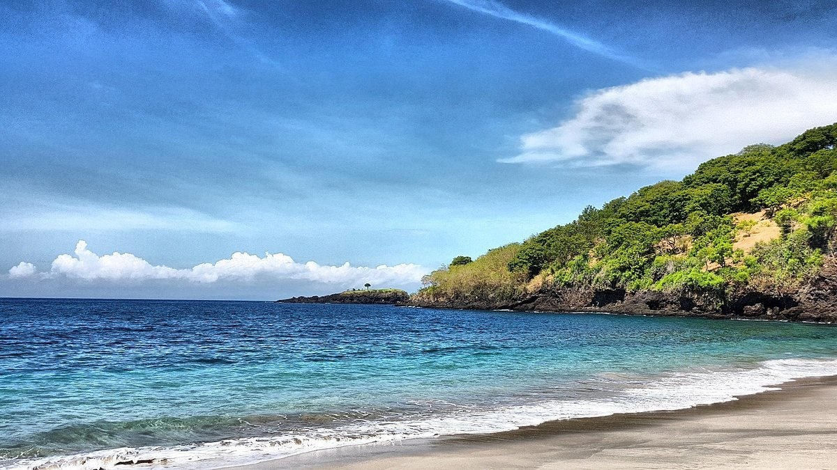 Review Pantai Bali Tersembunyi Dengan Pasir Putih Bersih