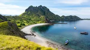 Review Wisata Labuan Bajo Pesona Pulau Komodo Dan Padar