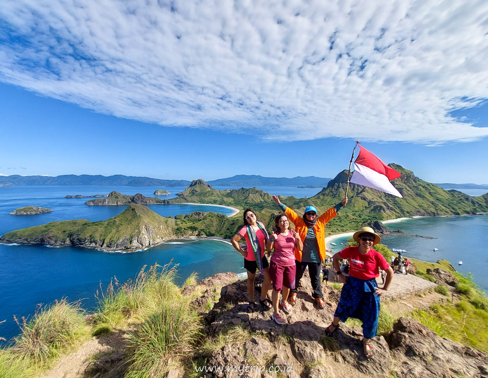 Review Liburan ke Labuan Bajo Gerbang Petualangan Seru